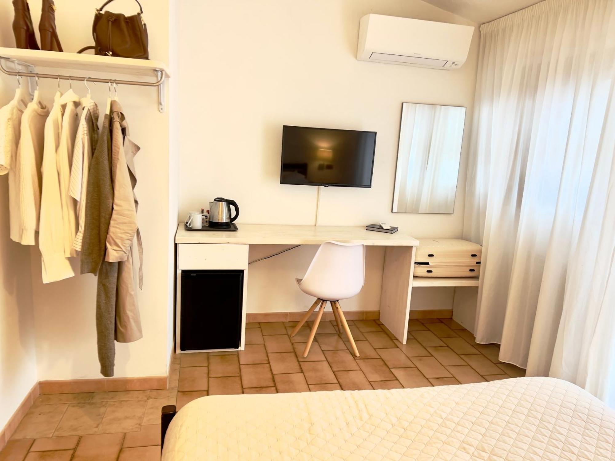 Villa Lavinia B&B Монтескудайо Экстерьер фото